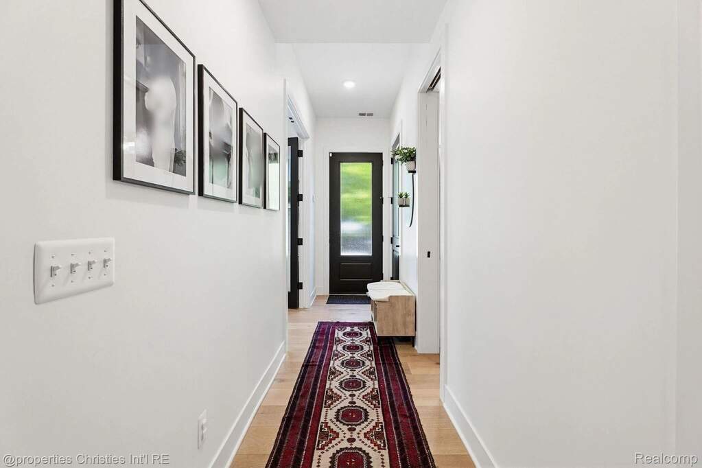 3 Bedroom Villa/Townhouse's Image 3