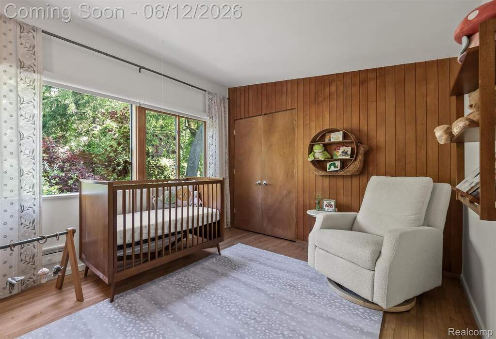 6 Bedroom Single Family Home/House's Image 28