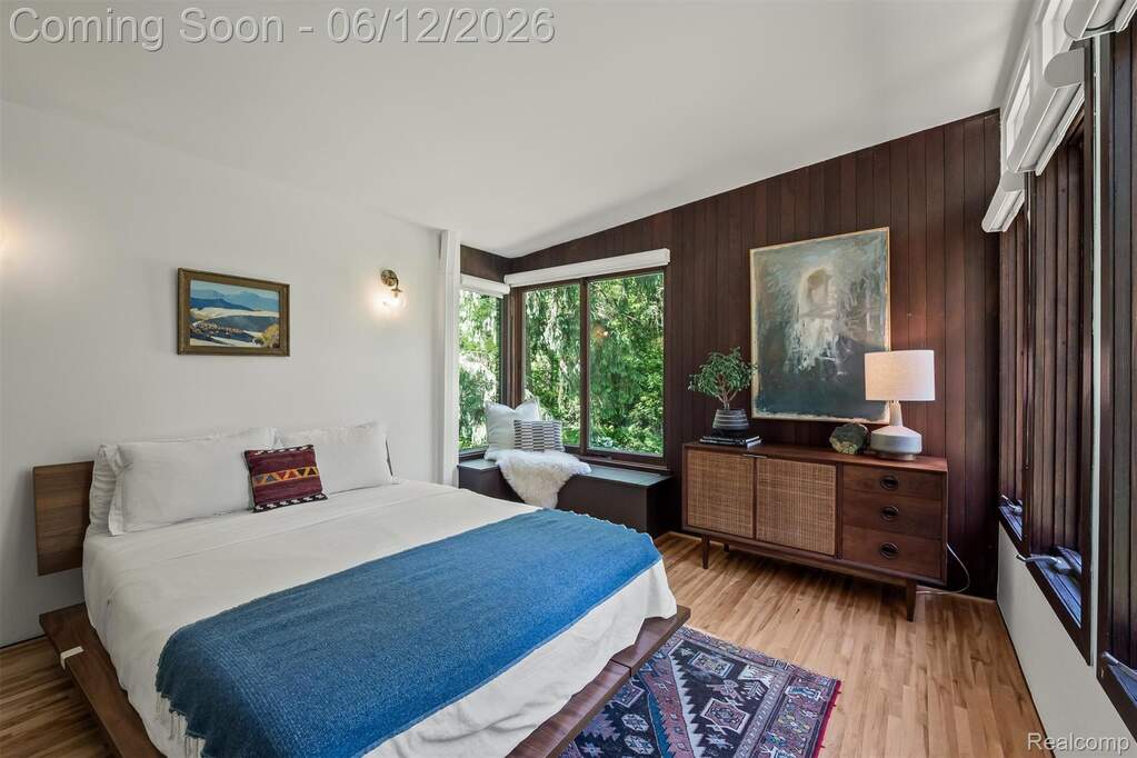 6 Bedroom Single Family Home/House's Image 29