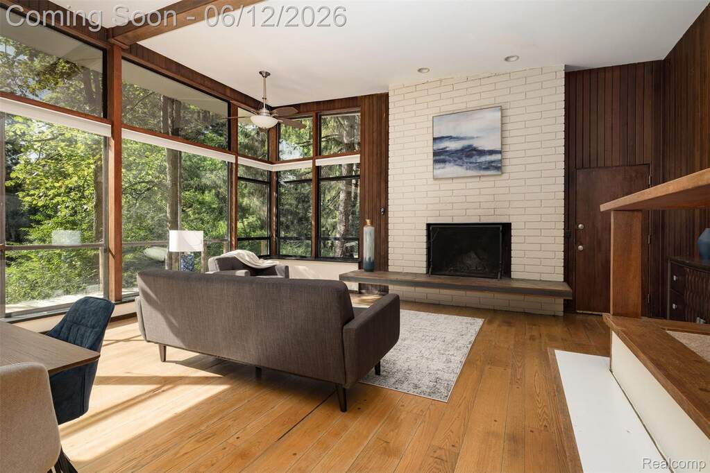 6 Bedroom Single Family Home/House's Image 35