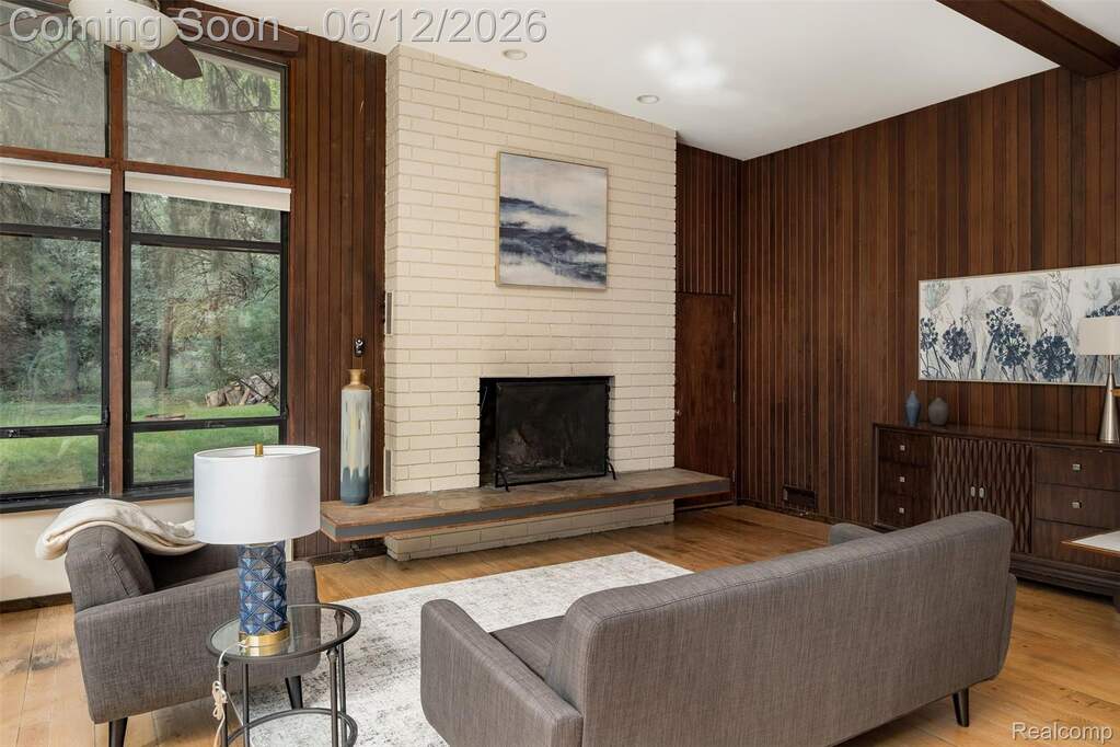 6 Bedroom Single Family Home/House's Image 38