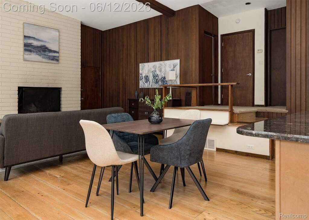 6 Bedroom Single Family Home/House's Image 45