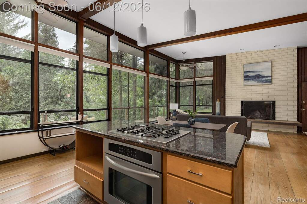 6 Bedroom Single Family Home/House's Image 46