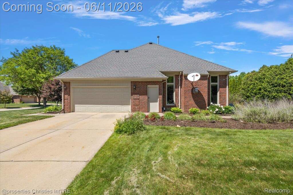 4 Bedroom Single Family Home/House's Image 7