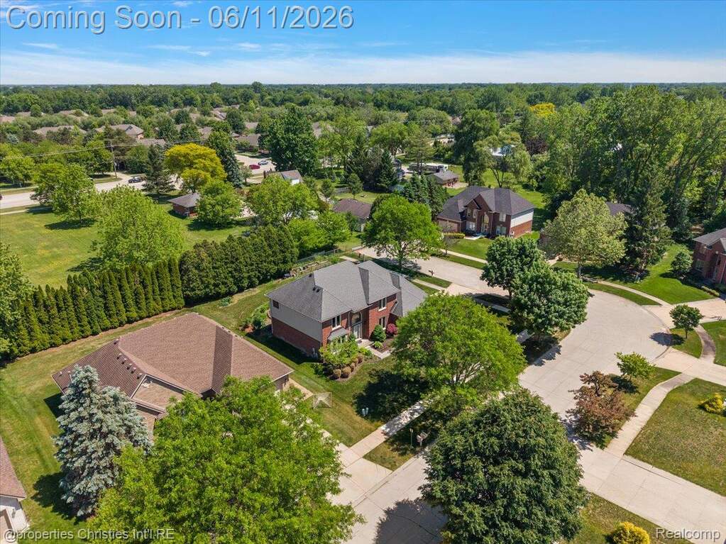 4 Bedroom Single Family Home/House's Image 8