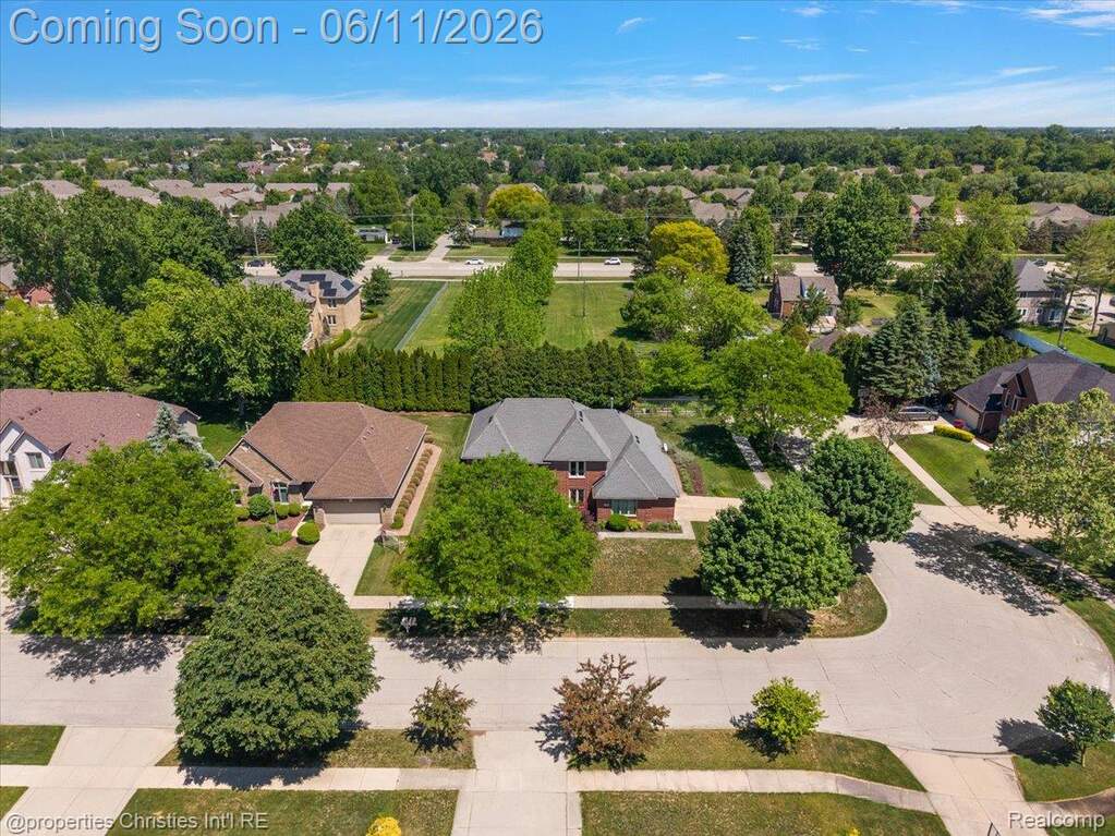 4 Bedroom Single Family Home/House's Image 9