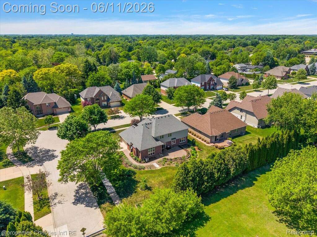 4 Bedroom Single Family Home/House's Image 11