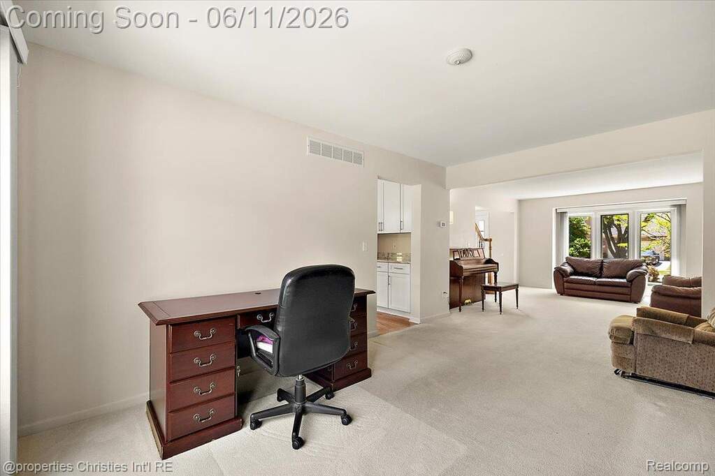 4 Bedroom Single Family Home/House's Image 25