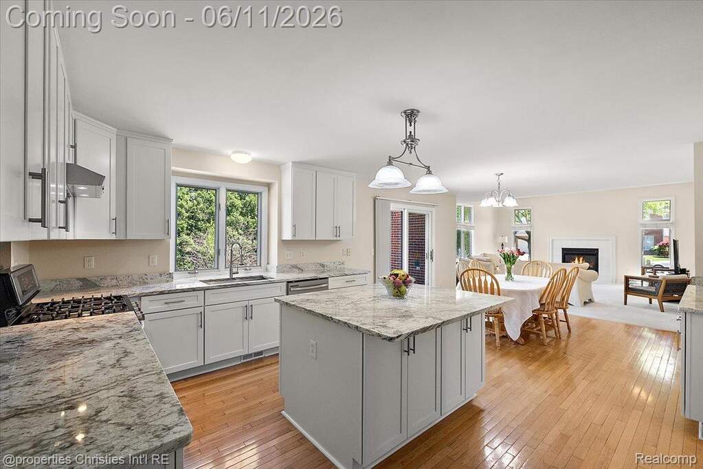 4 Bedroom Single Family Home/House's Image 27