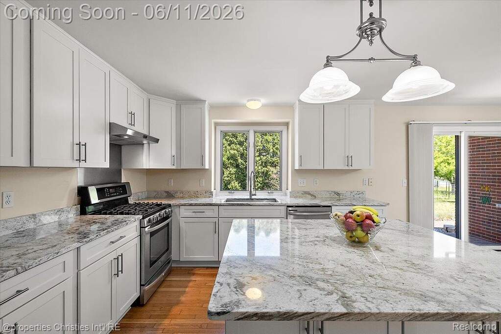 4 Bedroom Single Family Home/House's Image 28
