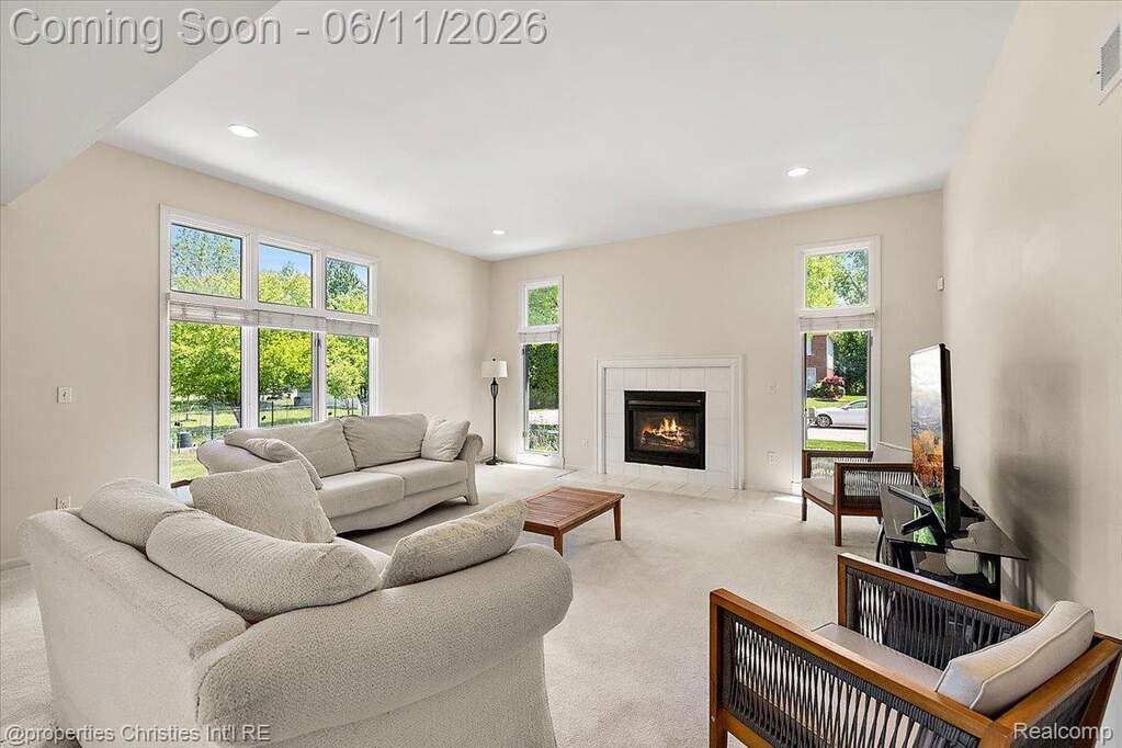 4 Bedroom Single Family Home/House's Image 35