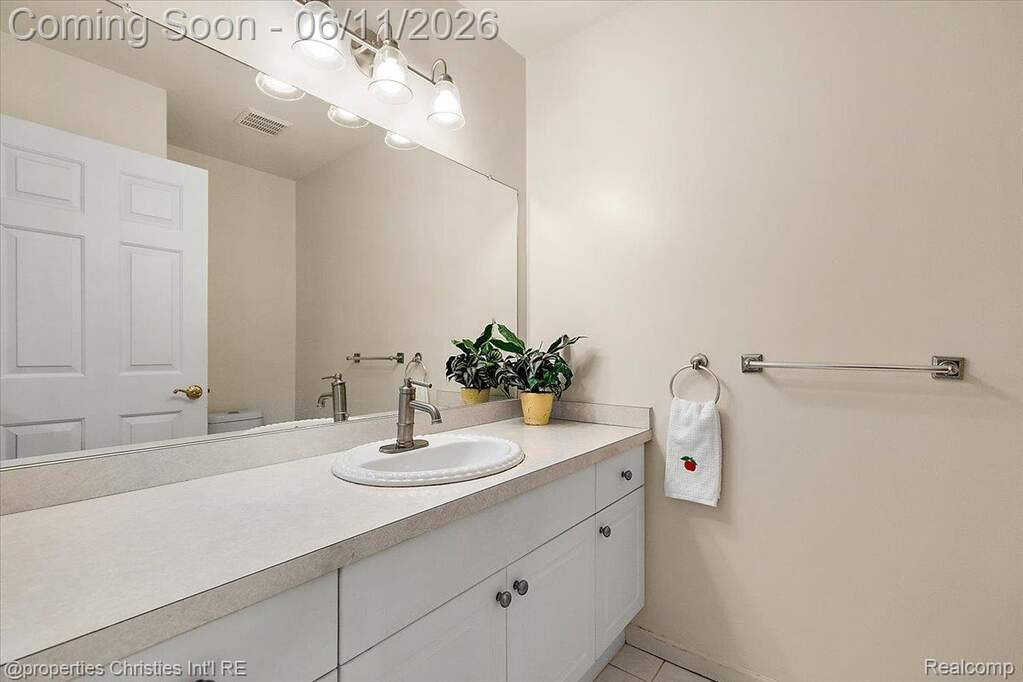 4 Bedroom Single Family Home/House's Image 40