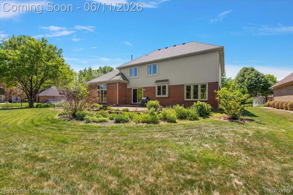 4 Bedroom Single Family Home/House's Image 4