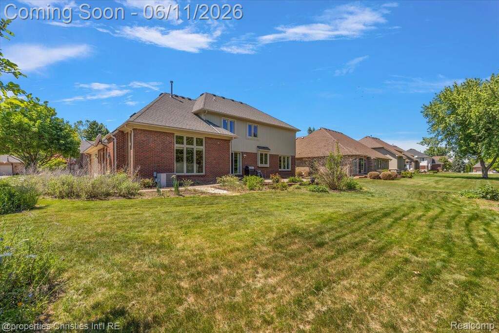4 Bedroom Single Family Home/House's Image 6