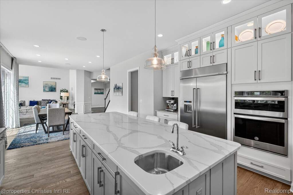 5 Bedroom Single Family Home/House's Image 19