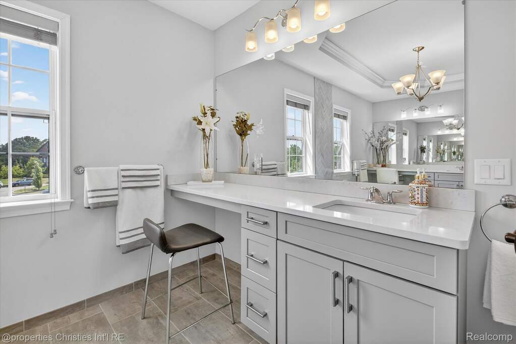 5 Bedroom Single Family Home/House's Image 35