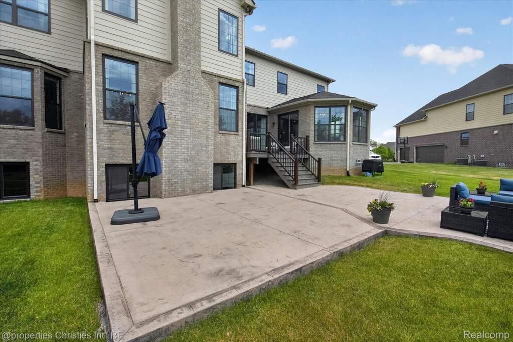 5 Bedroom Single Family Home/House's Image 79