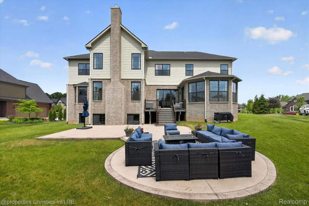 5 Bedroom Single Family Home/House's Image 81