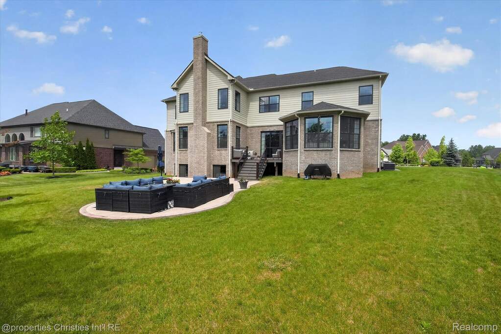 5 Bedroom Single Family Home/House's Image 82