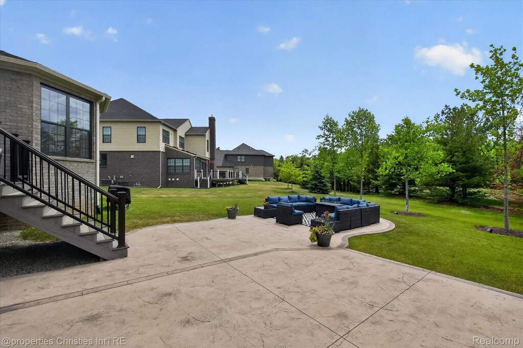 5 Bedroom Single Family Home/House's Image 84