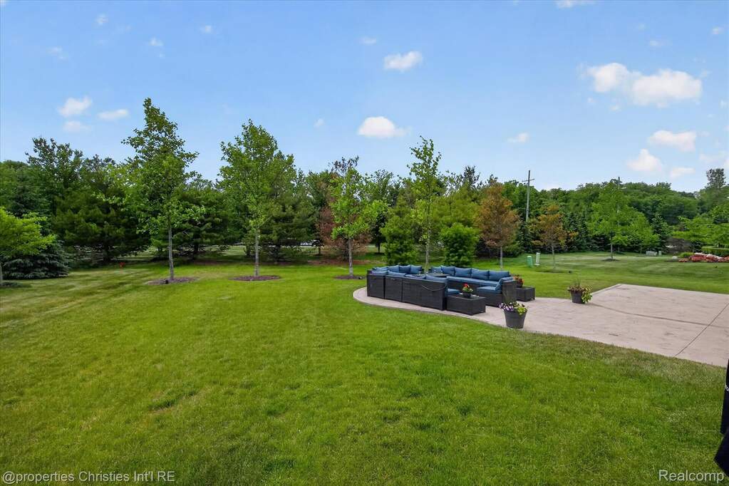 5 Bedroom Single Family Home/House's Image 86
