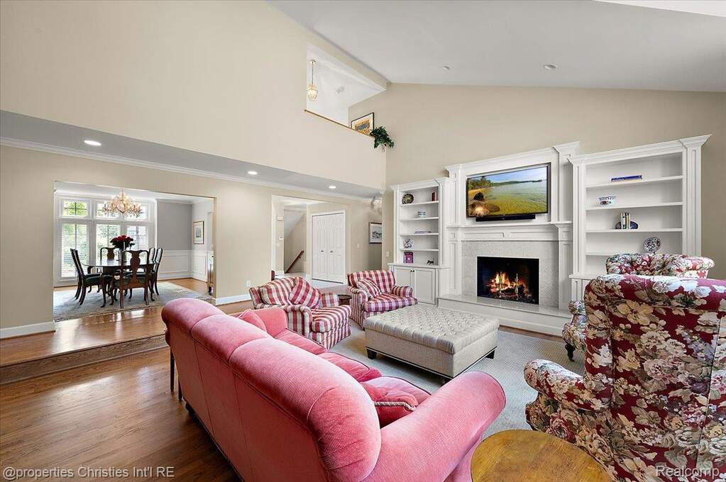 4 Bedroom Single Family Home/House's Image 12