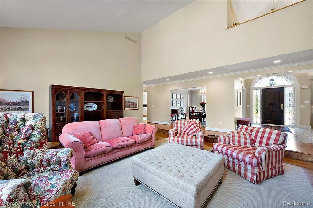 4 Bedroom Single Family Home/House's Image 13