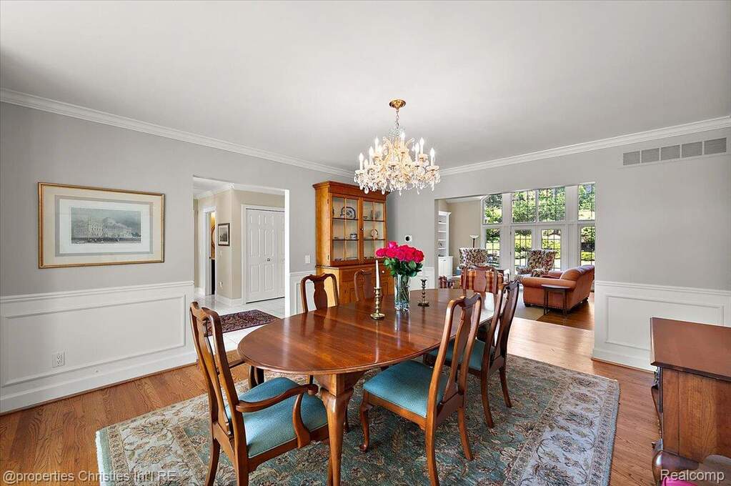 4 Bedroom Single Family Home/House's Image 17