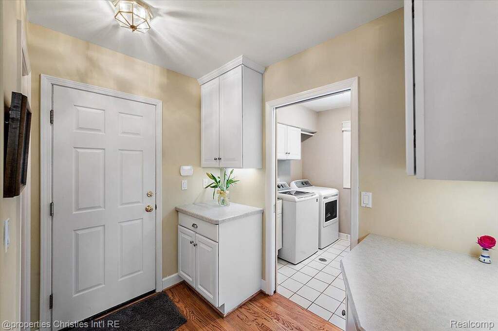 4 Bedroom Single Family Home/House's Image 25