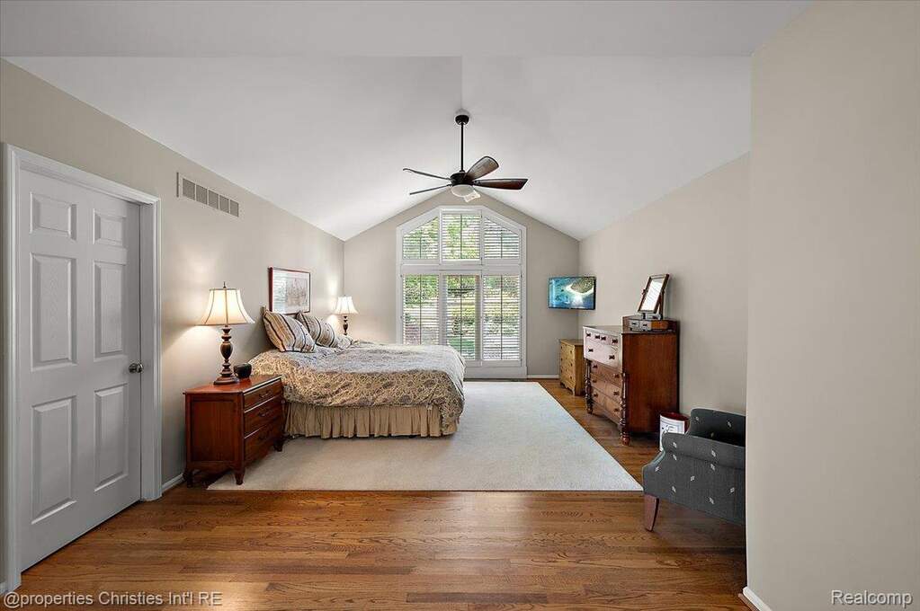 4 Bedroom Single Family Home/House's Image 29