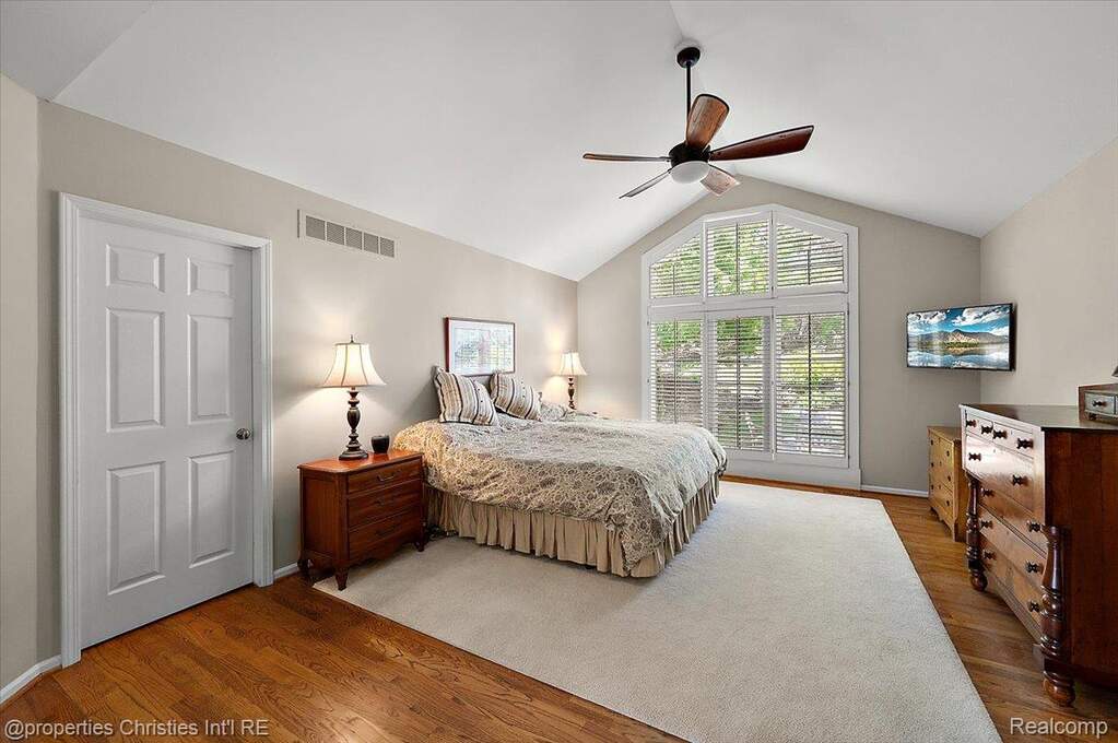 4 Bedroom Single Family Home/House's Image 30