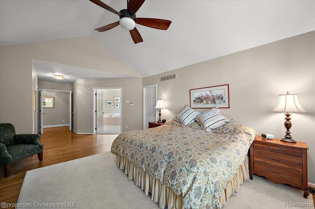 4 Bedroom Single Family Home/House's Image 31