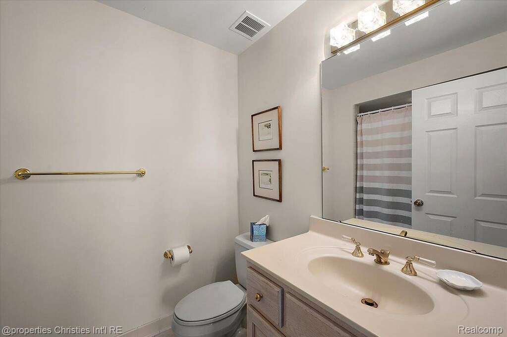 4 Bedroom Single Family Home/House's Image 50