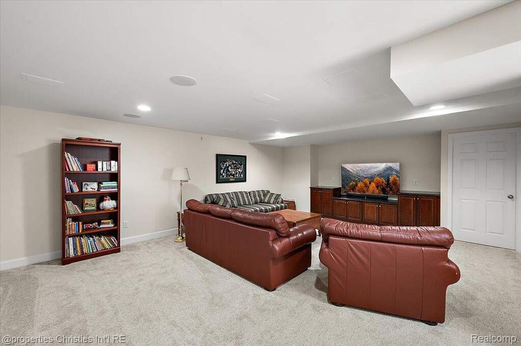 4 Bedroom Single Family Home/House's Image 54