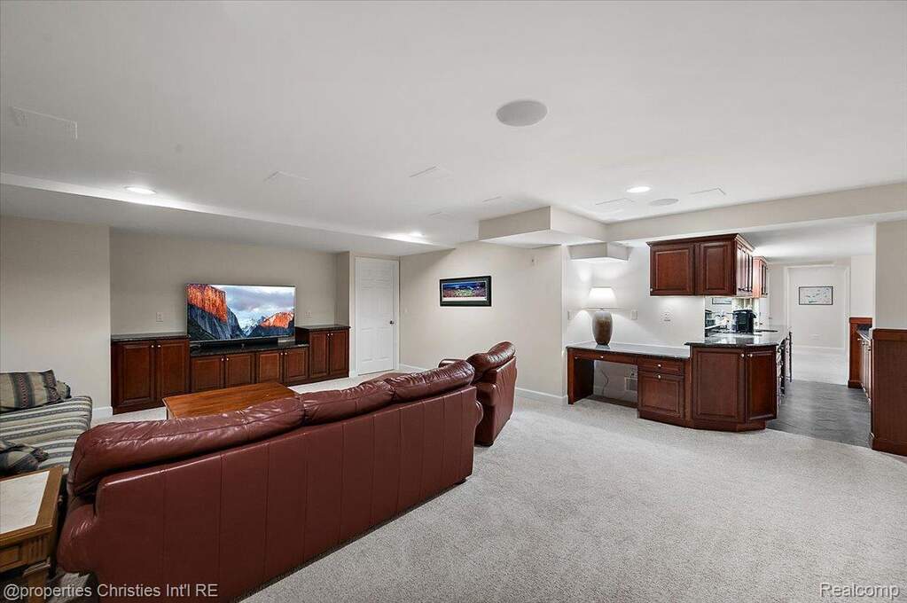 4 Bedroom Single Family Home/House's Image 55