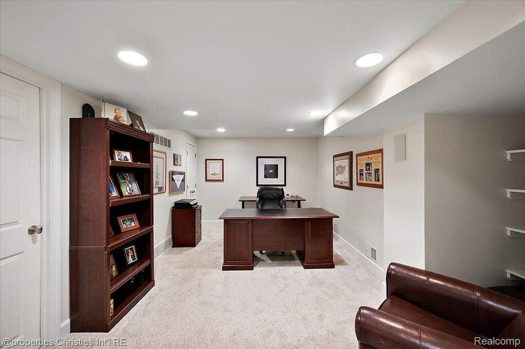 4 Bedroom Single Family Home/House's Image 63
