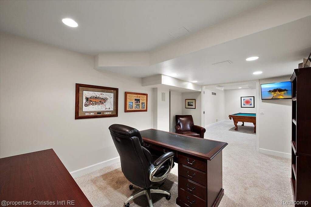 4 Bedroom Single Family Home/House's Image 64