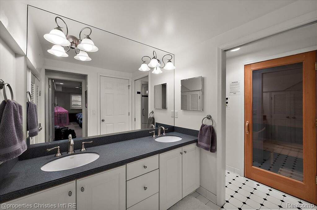 4 Bedroom Single Family Home/House's Image 65