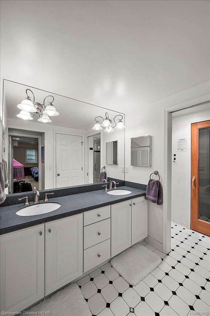 4 Bedroom Single Family Home/House's Image 66
