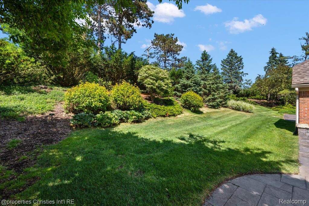 4 Bedroom Single Family Home/House's Image 78