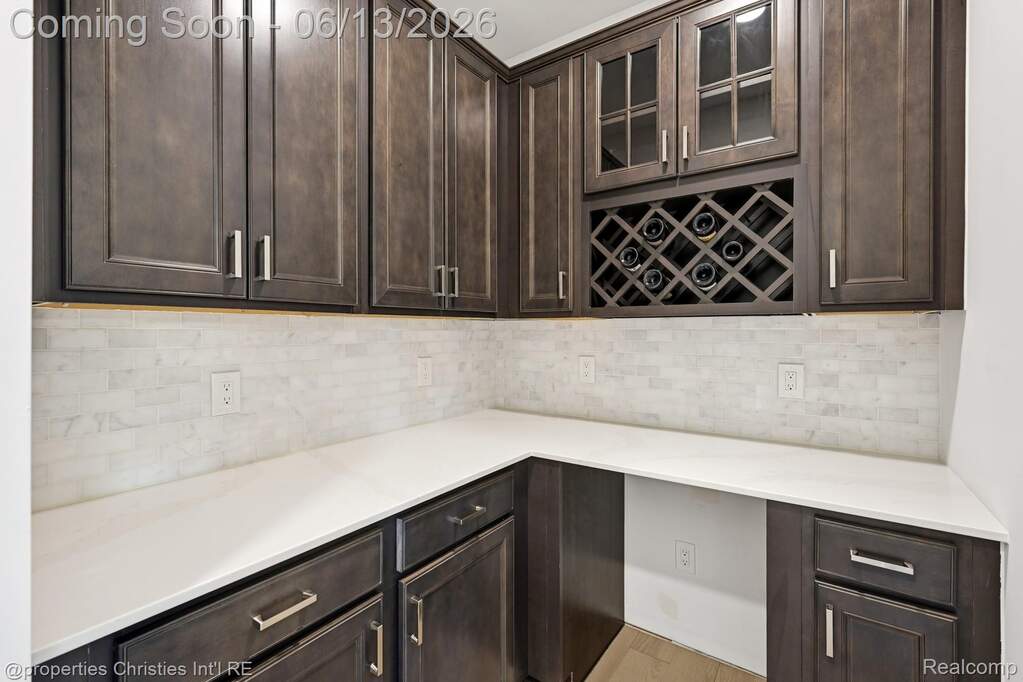 5 Bedroom Single Family Home/House's Image 19