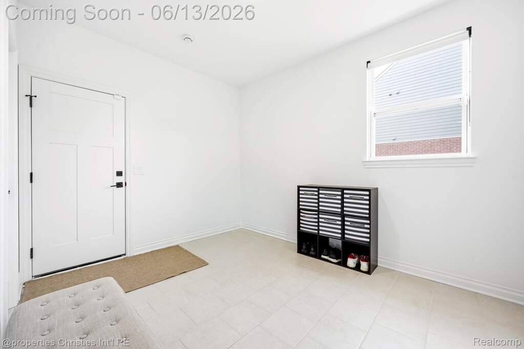 5 Bedroom Single Family Home/House's Image 20