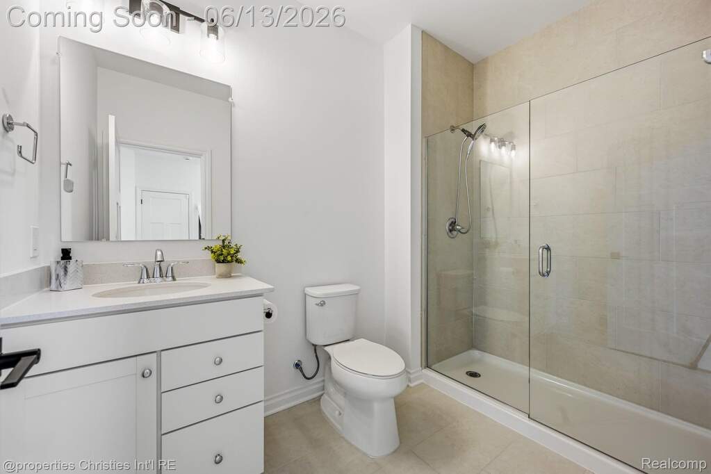 5 Bedroom Single Family Home/House's Image 22
