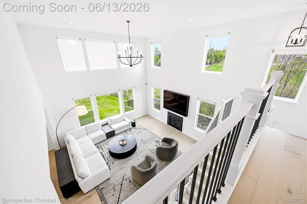 5 Bedroom Single Family Home/House's Image 23