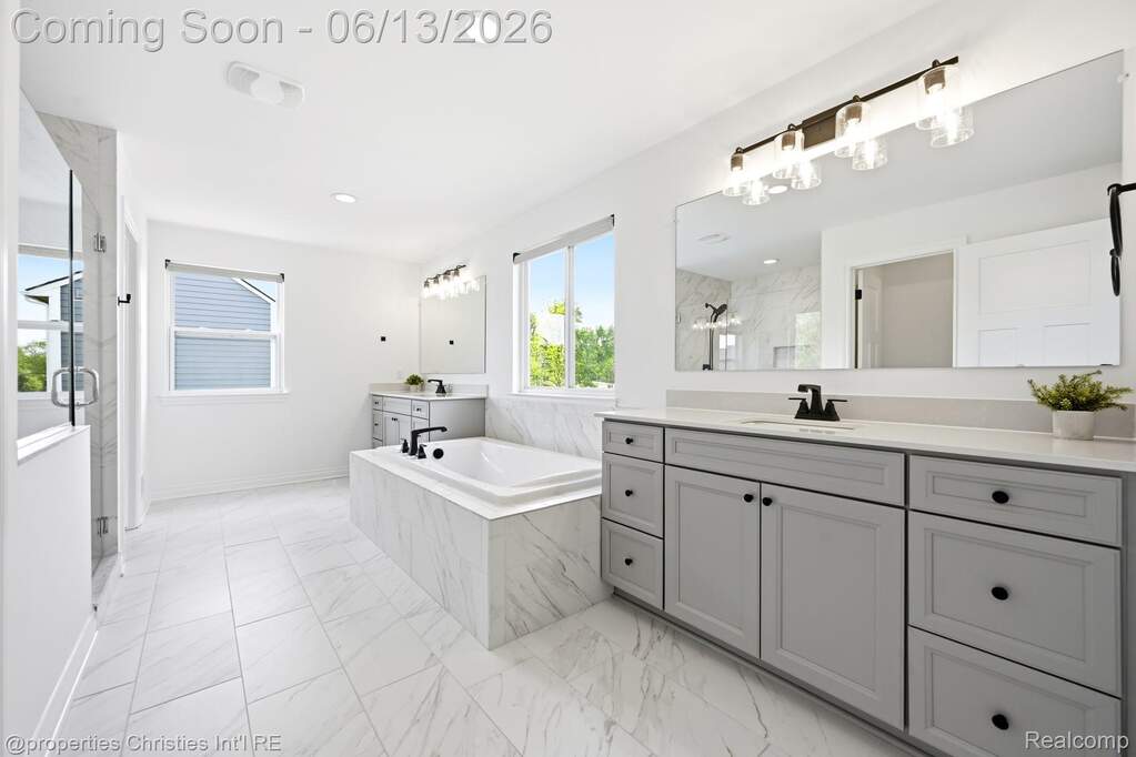 5 Bedroom Single Family Home/House's Image 27