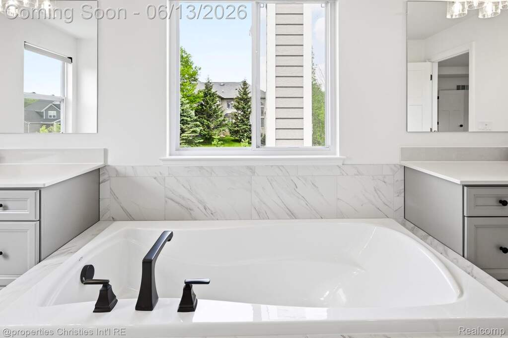 5 Bedroom Single Family Home/House's Image 30