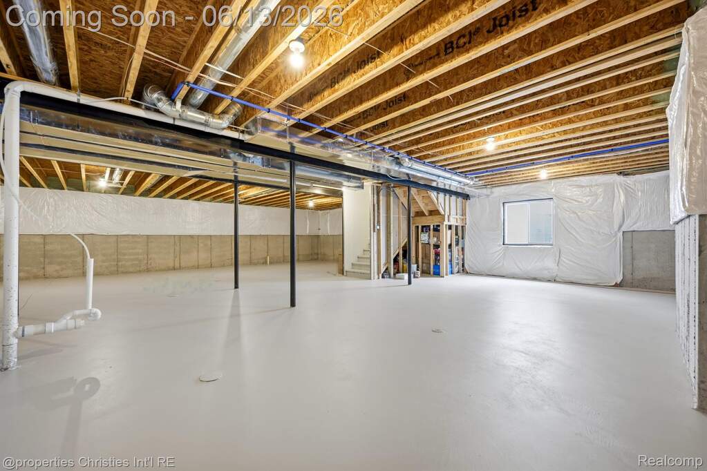 5 Bedroom Single Family Home/House's Image 39