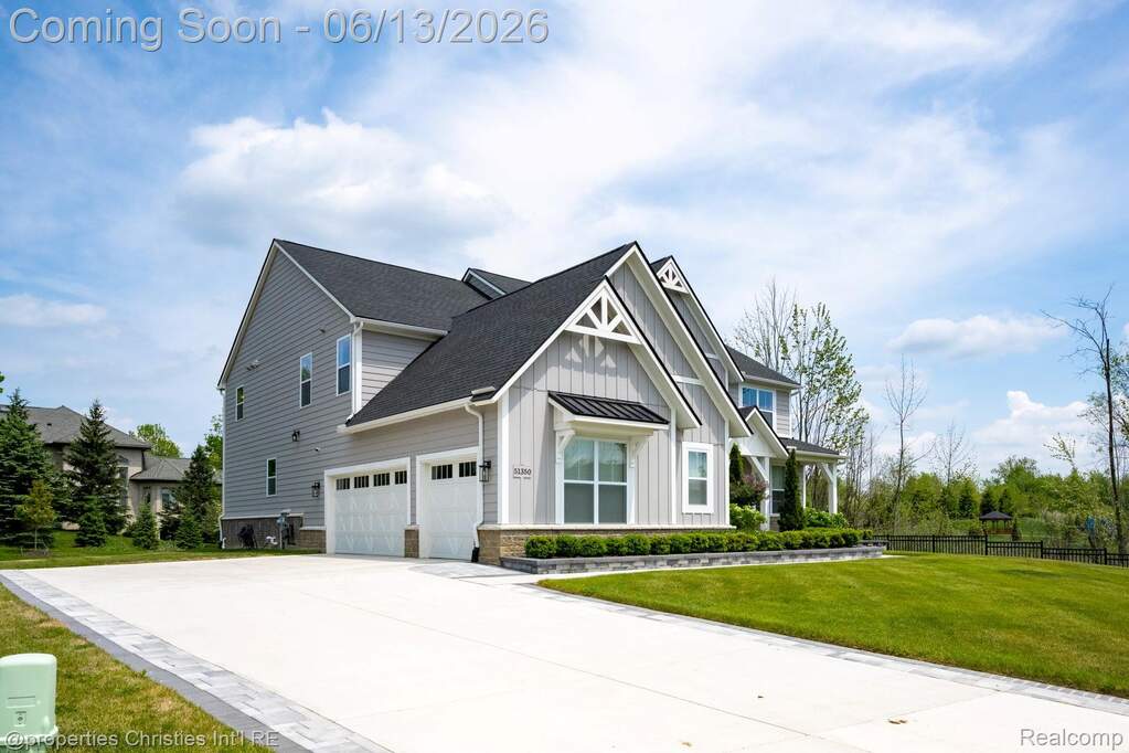 5 Bedroom Single Family Home/House's Image 41
