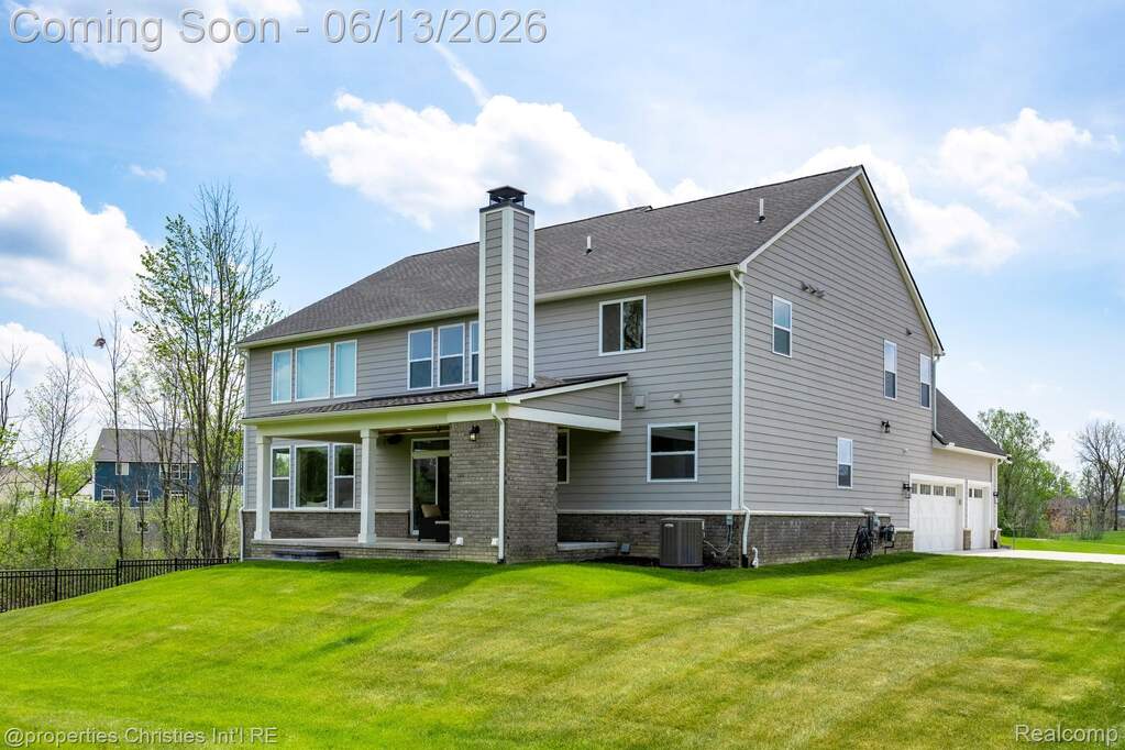 5 Bedroom Single Family Home/House's Image 43