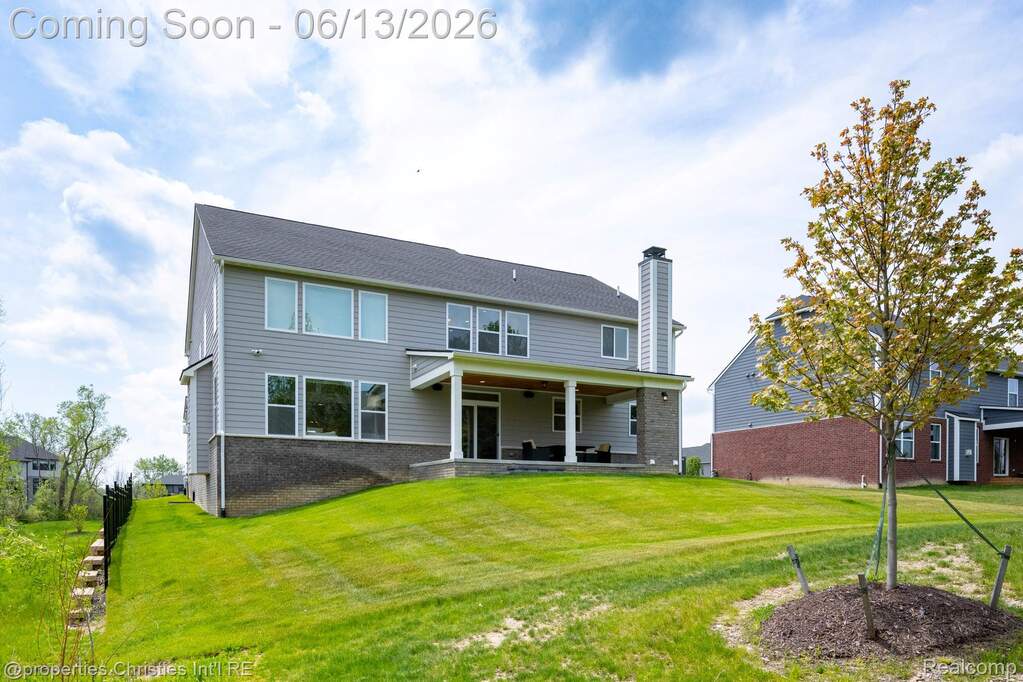5 Bedroom Single Family Home/House's Image 44